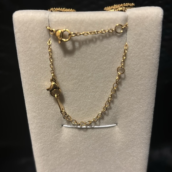 CLOVER NECKLACE AND BRACELET SET - Picture 4 of 4